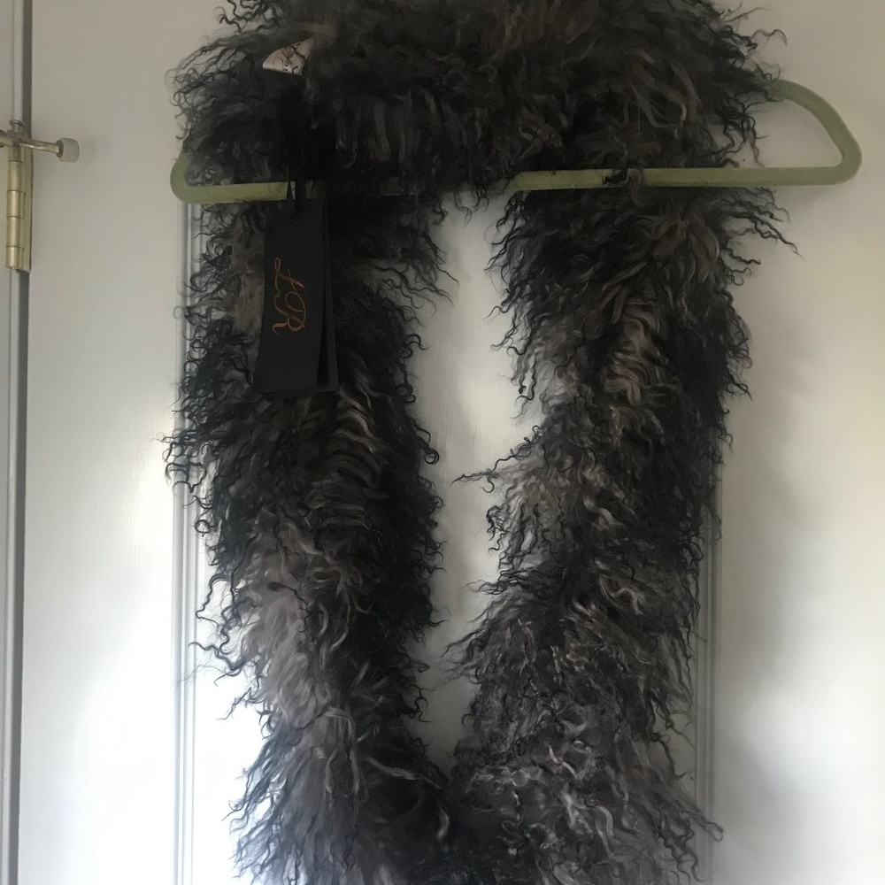 Linda Richard’s pull through scarf